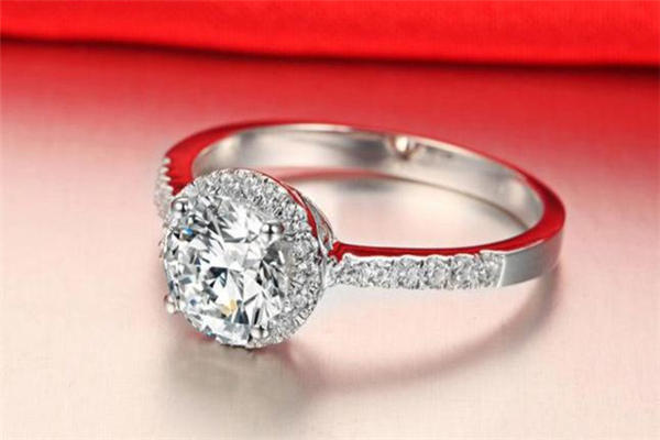 50分钻戒大概多少钱 上万元起步