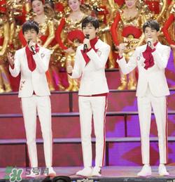 tfboys春晚同款ash鞋正品多少钱?tfboys同款艾熙小白鞋专柜价格