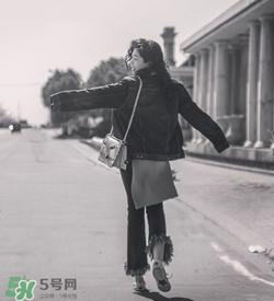 tfboys春晚同款ash鞋正品多少钱?tfboys同款艾熙小白鞋专柜价格
