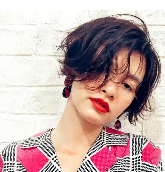 秋冬扎什么发型好看 这几款一分钟能搞定