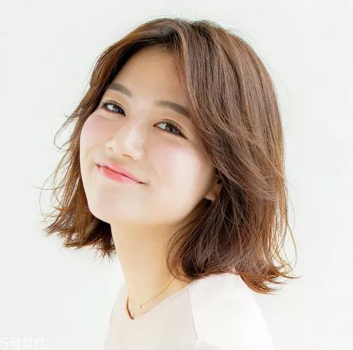 秋冬扎什么发型好看 这几款一分钟能搞定