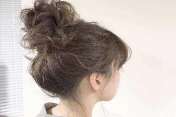 女生染什么颜色的头发好看 今年好看的发色都在这