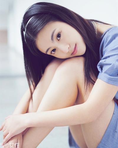 中分发型适合什么脸型的女生 2018短发发型推荐