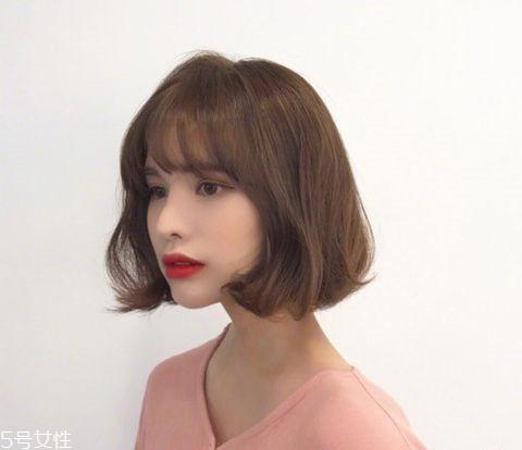 中分发型适合什么脸型的女生 2018短发发型推荐