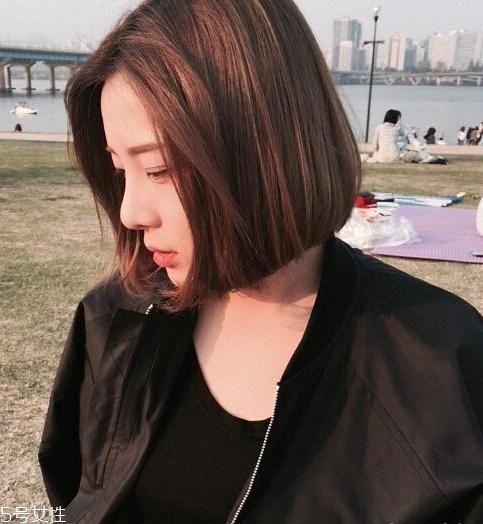 中分发型适合什么脸型的女生 2018短发发型推荐