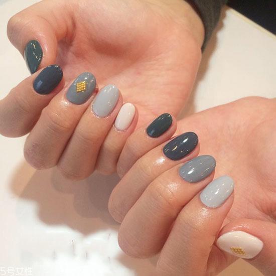 深色美甲图片2022款式 美甲图片2022款式显气质