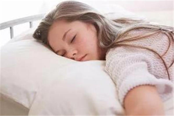 毛孔怎么会变大 毛孔为什么会变大