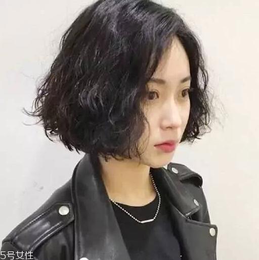 2022染头发流行什么颜色 2022夏季适合颜色头发
