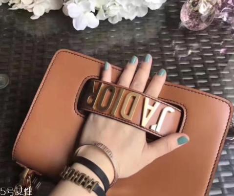 dior迪奥包包哪款好?这几款最经典