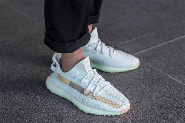 yeezy 350 v2 hyperspace测评 上脚效果惊人
