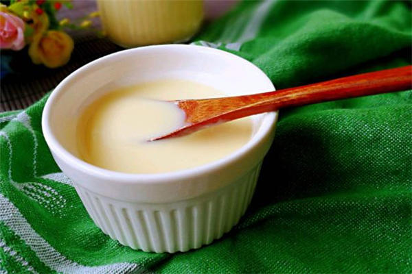 炼乳是什么 炼乳怎么吃