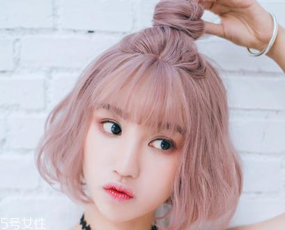 好看的女生短卷发发型推荐 夏天适合的短发发型图片推荐