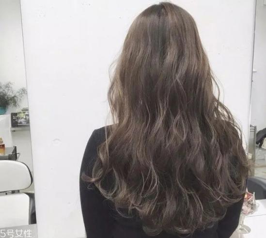 2022年最流行的中长发 论发型的重要性