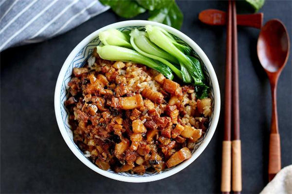 卤肉饭的做法 卤肉饭的卤汁怎么调