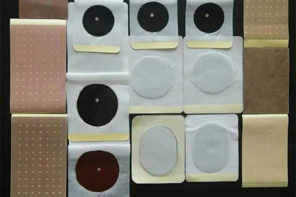 黑膏药的功效和作用 黑膏药对人体有害吗