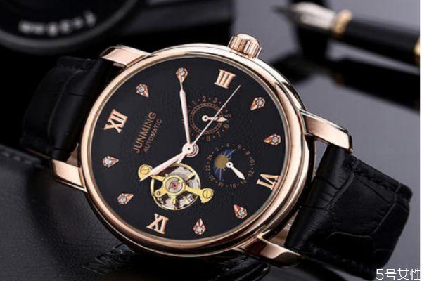 手表日常应该怎么保养呢 手表日常保养应该注意什么呢