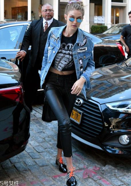 牛仔外套怎么搭配？这样穿绝对够靓够有型