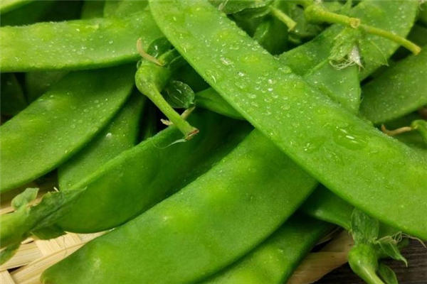 荷兰豆炒腊肠的做法 经典家常菜