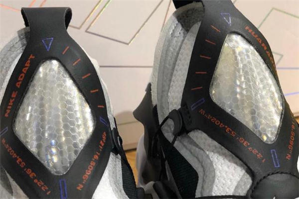 nike adapt huarache开箱测评-adapt huarache上脚图