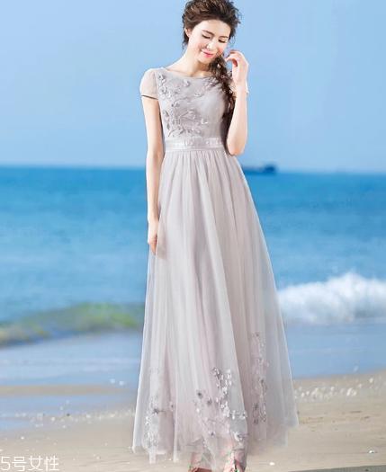 连衣裙什么款式好看？今年最流行的连衣裙款式