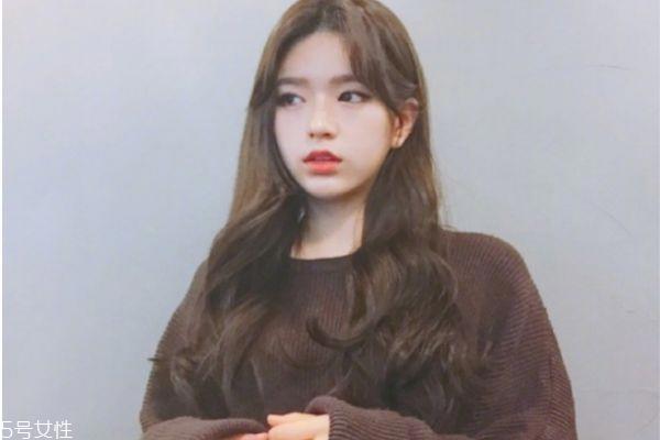2019长发烫发发型图片 韩版女神长卷发