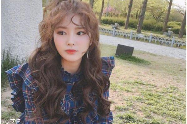 2019长发烫发发型图片 韩版女神长卷发