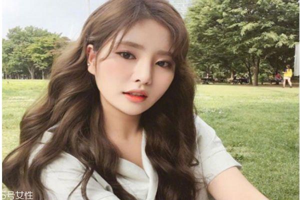 2019长发烫发发型图片 韩版女神长卷发