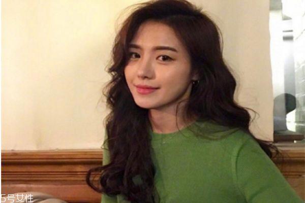 2019长发烫发发型图片 韩版女神长卷发