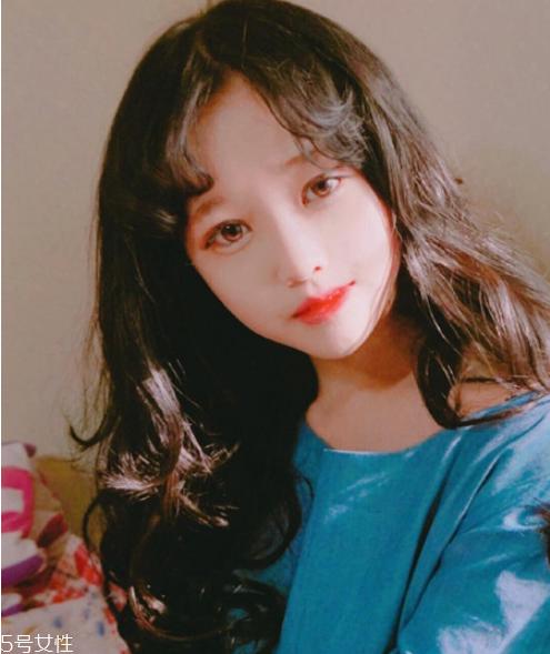 2019长发烫发发型图片 韩版女神长卷发