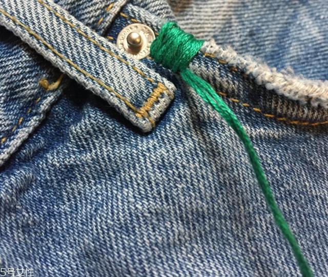 旧牛仔裤怎么改好看？只需几步立马变身时尚裤子