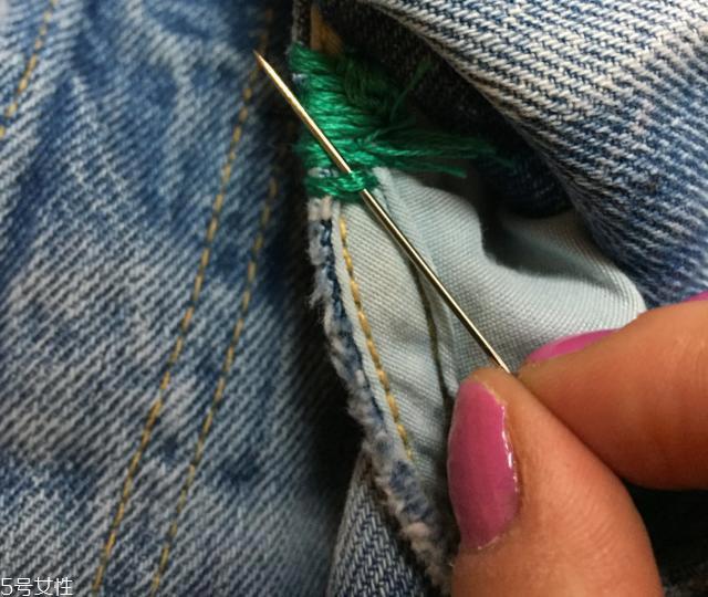 旧牛仔裤怎么改好看？只需几步立马变身时尚裤子