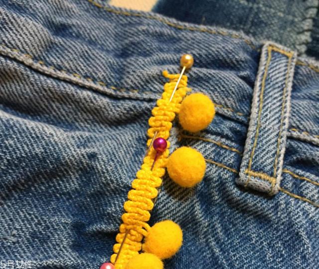 旧牛仔裤怎么改好看？只需几步立马变身时尚裤子