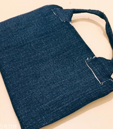 旧牛仔裤怎么改好看？只需几步立马变身时尚裤子
