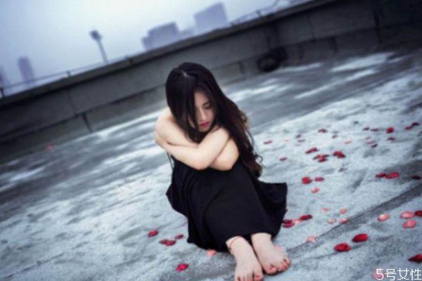 三个人的爱情能长久吗 爱情中能有三个人吗