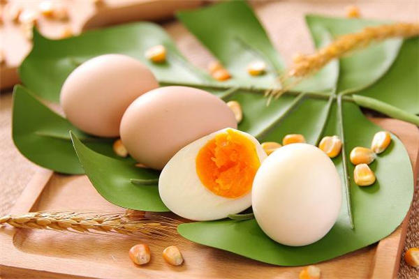 土鸡蛋和洋鸡蛋的区别 土鸡蛋和洋鸡蛋营养价值一样吗