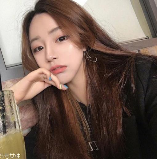 染发哪种颜色好看 染发哪种颜色显白