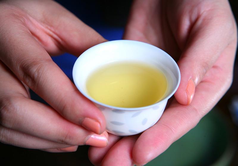 泡茶水温多少度合适 泡茶用多少度的水好