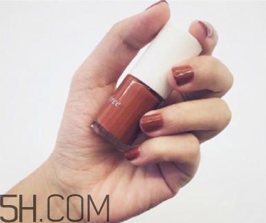 最简单的法式美甲图片 秋冬涂什么颜色的指甲油好看