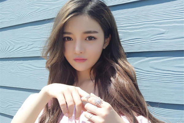 适合胖脸女生发型的也有哪些 适合胖脸女生发型推荐