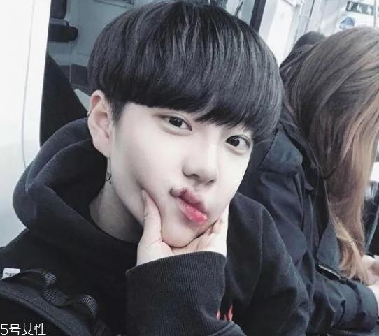 男生剪什么发型好看 男生懒人发型推荐