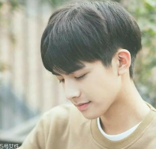 男生剪什么发型好看 男生懒人发型推荐