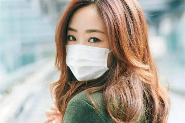 戴口罩脸上长痘痘怎么办 戴口罩为什么会长痘痘