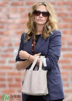 hermes菜篮子包怎么搭配？爱马仕菜篮子包街拍上身图