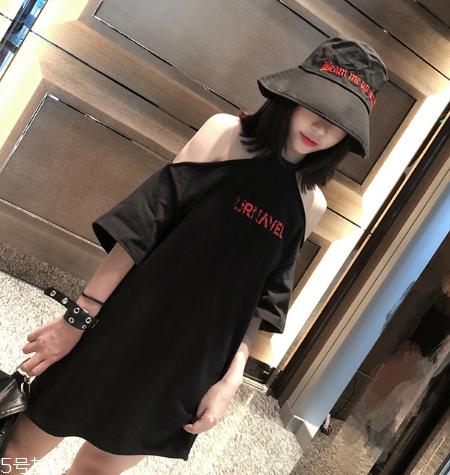 长款t恤如何搭配?长款t恤搭配技巧