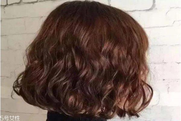 烫了头发怎么打理 烫头后要注意什么