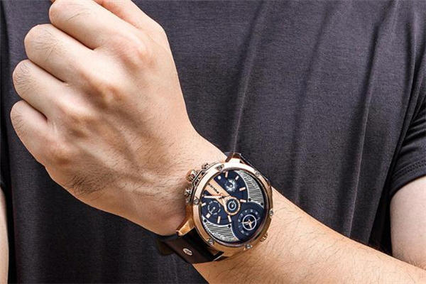 男生戴什么手表好看 男生戴什么样的手表比较好