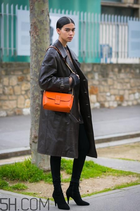 长款皮衣搭配什么裤子 长款皮衣搭配什么鞋子