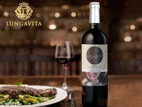 红葡萄酒可以加雪碧吗 红葡萄酒怎么喝最好