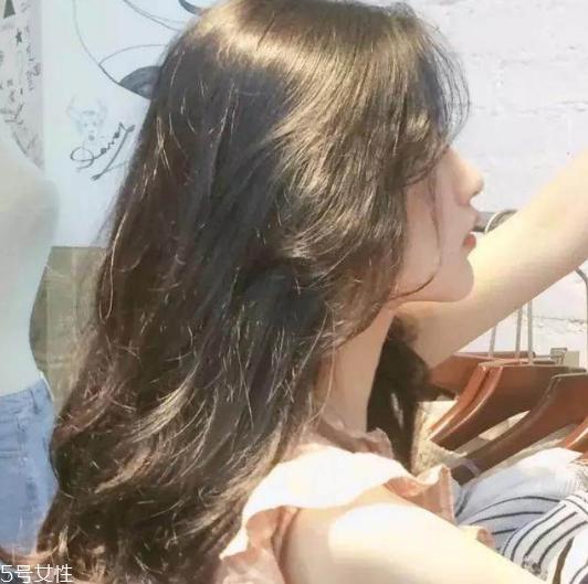 冬天头发染什么颜色好看 冬天染发颜色大全图片