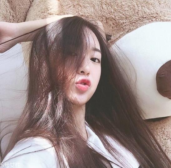 冬天头发染什么颜色好看 冬天染发颜色大全图片